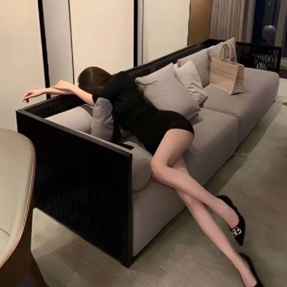 ℑ 小艾.