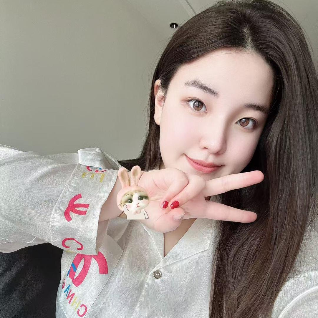 菲菲小可爱