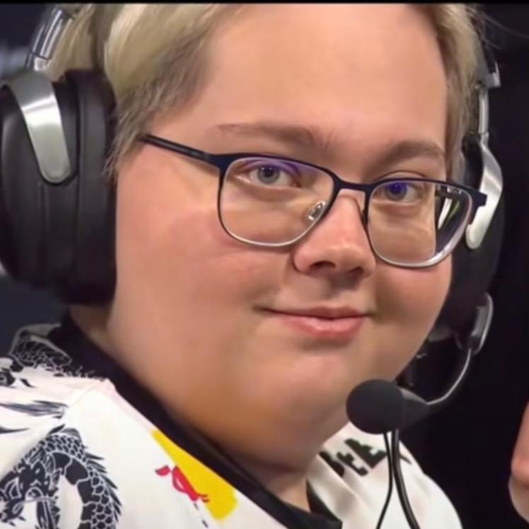 我一个肉弹冲击