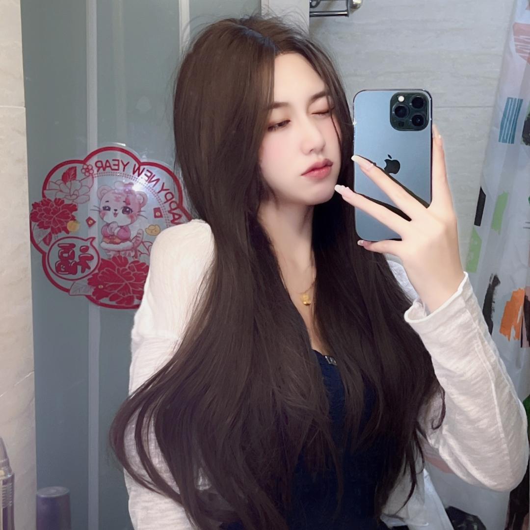 颜夕.