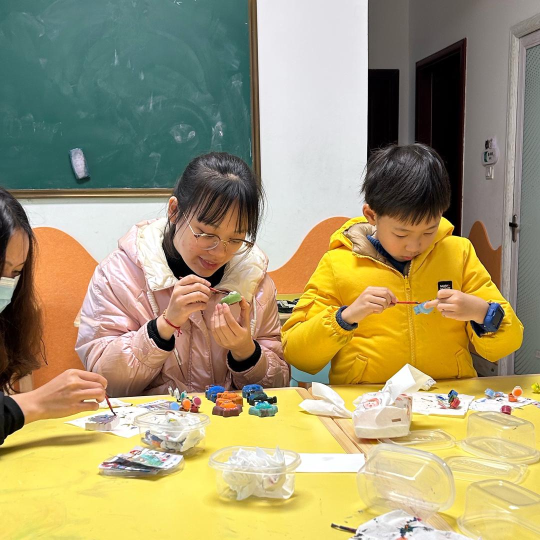 开托管的小覃老师
