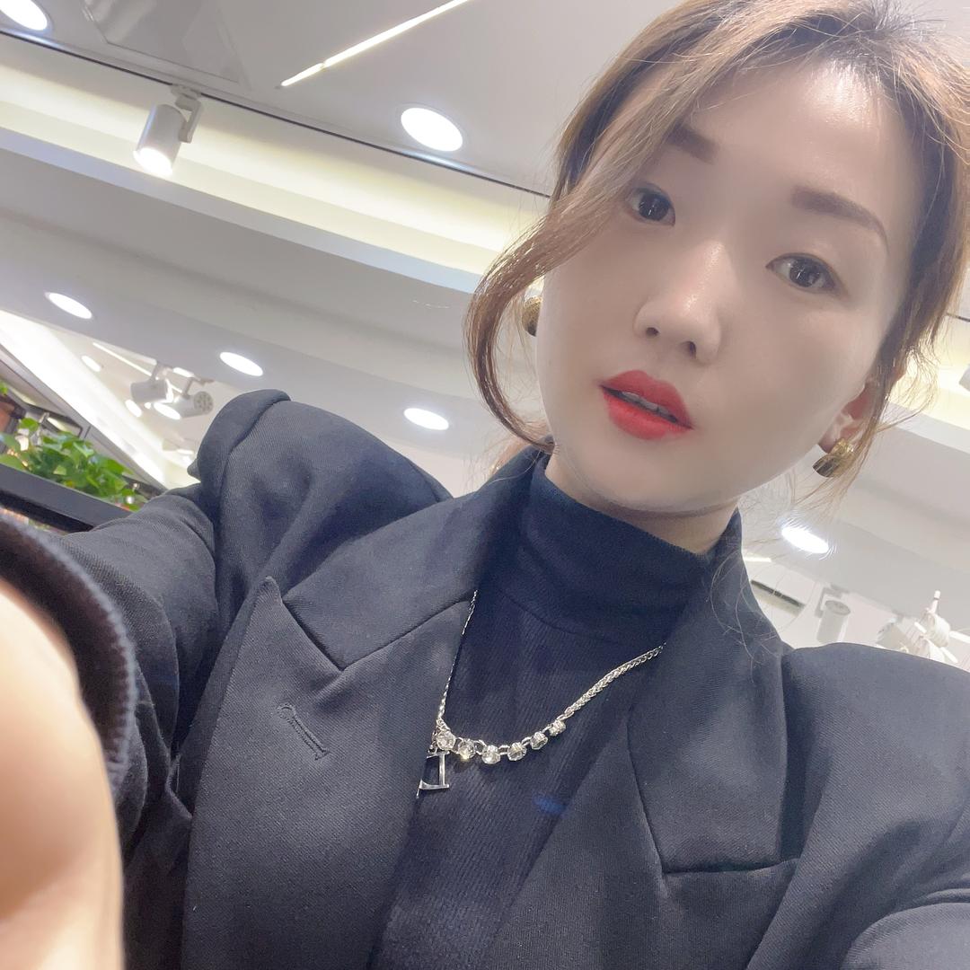 苗小姐的男装店