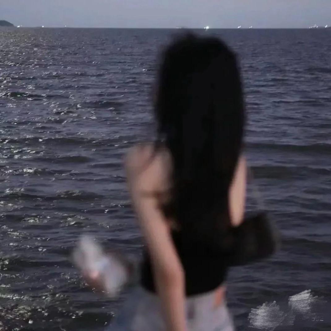 ʚ 一只小小何 ɞ