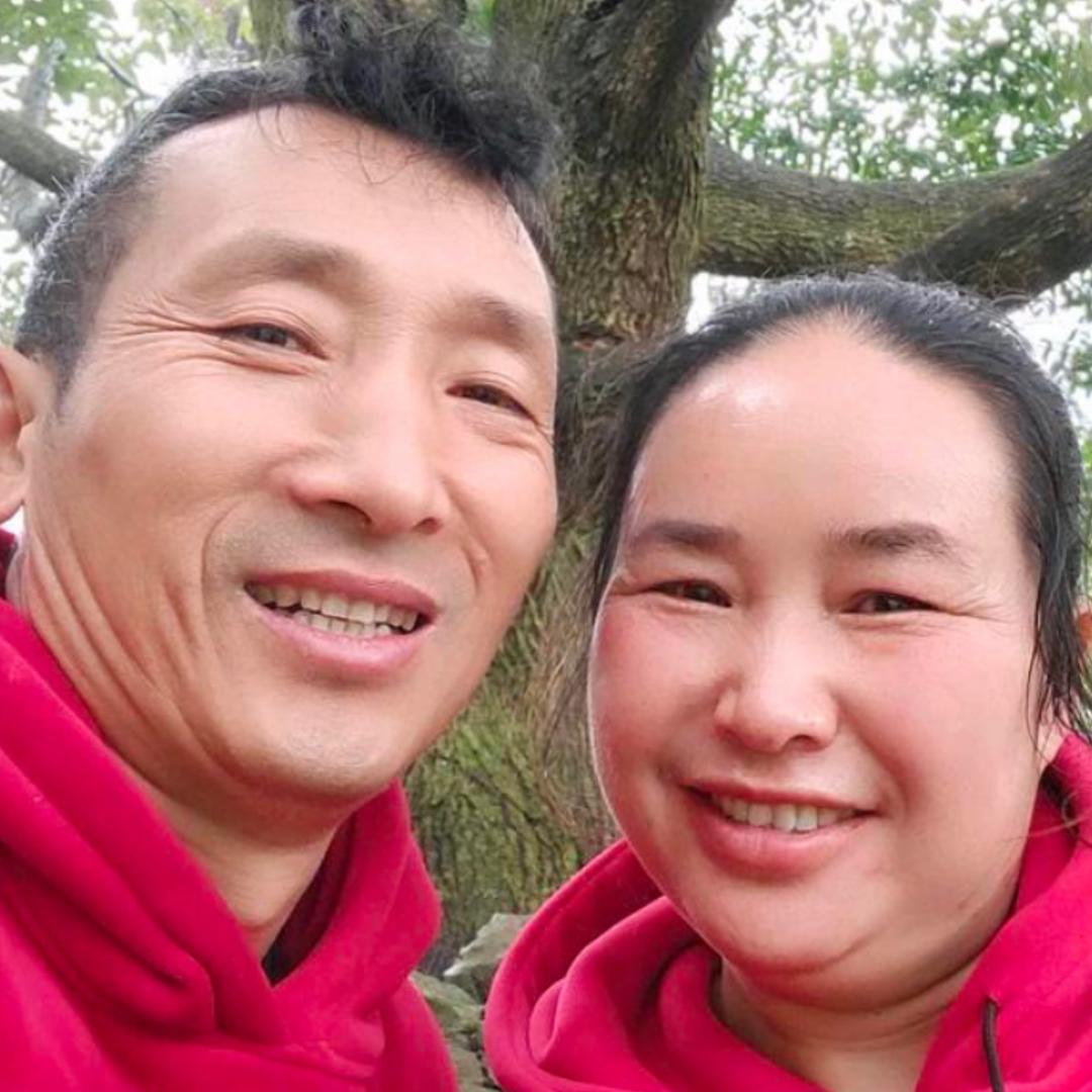 云妹亮哥（每天下午5点2分)