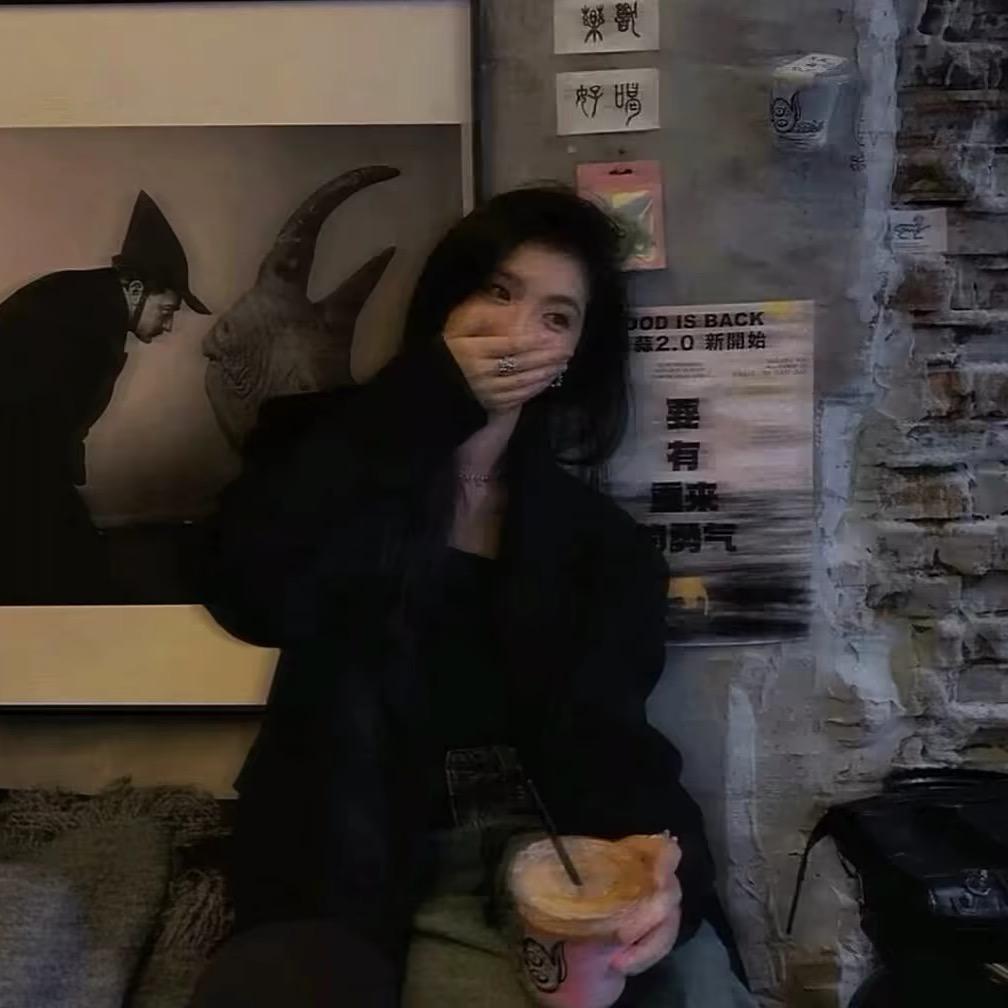 琳琳子.