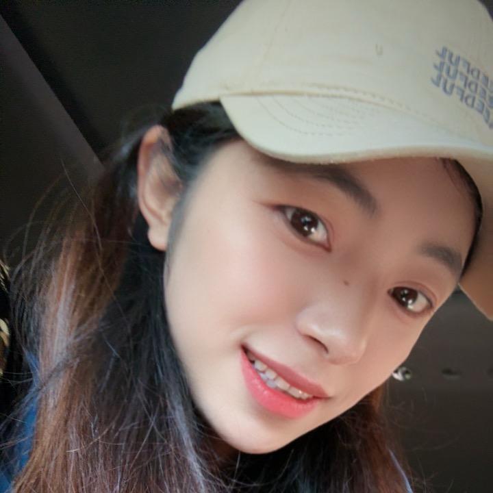 光脚女孩👧