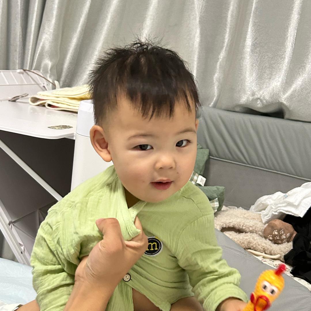 爱说话的小六六