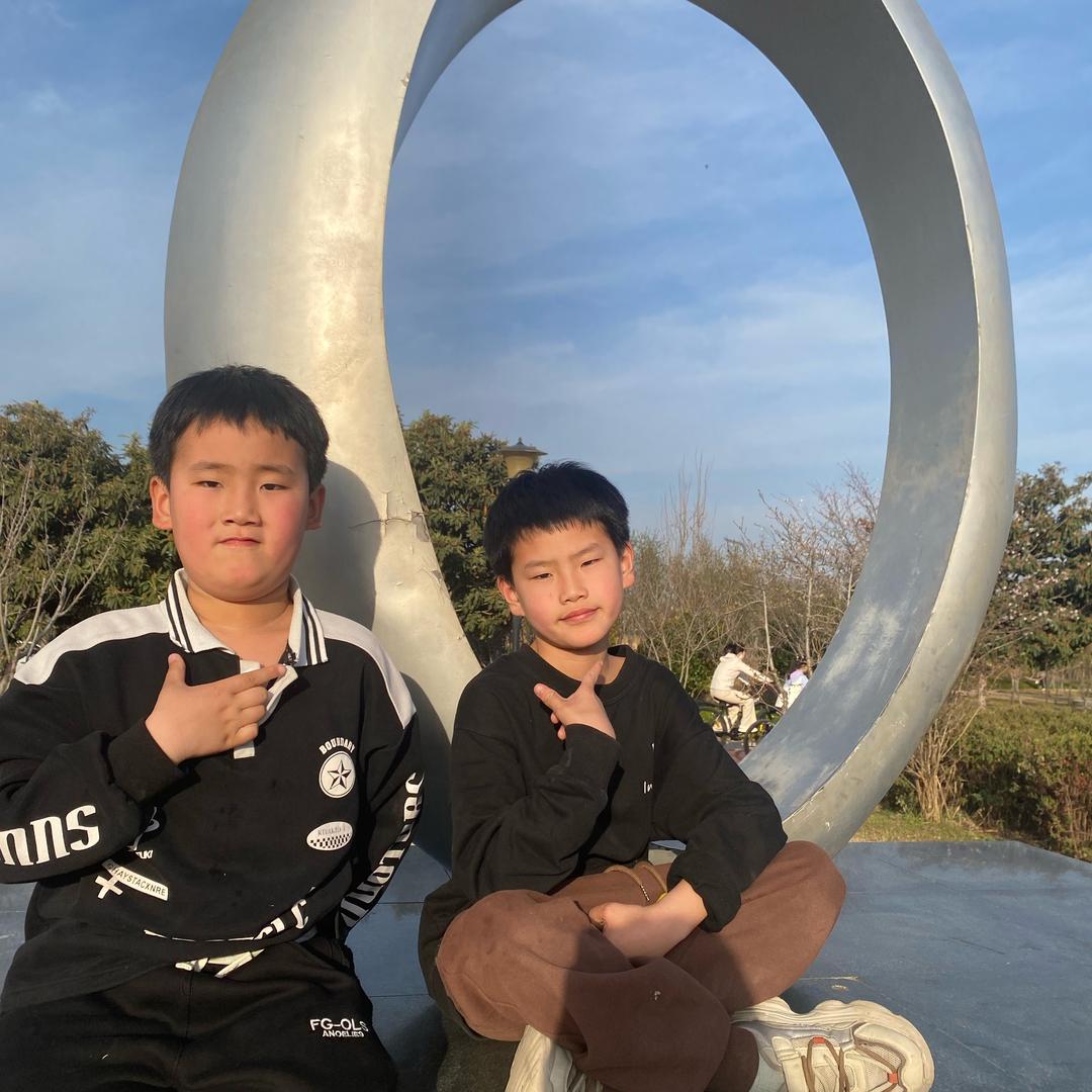小鱼与嘻嘻