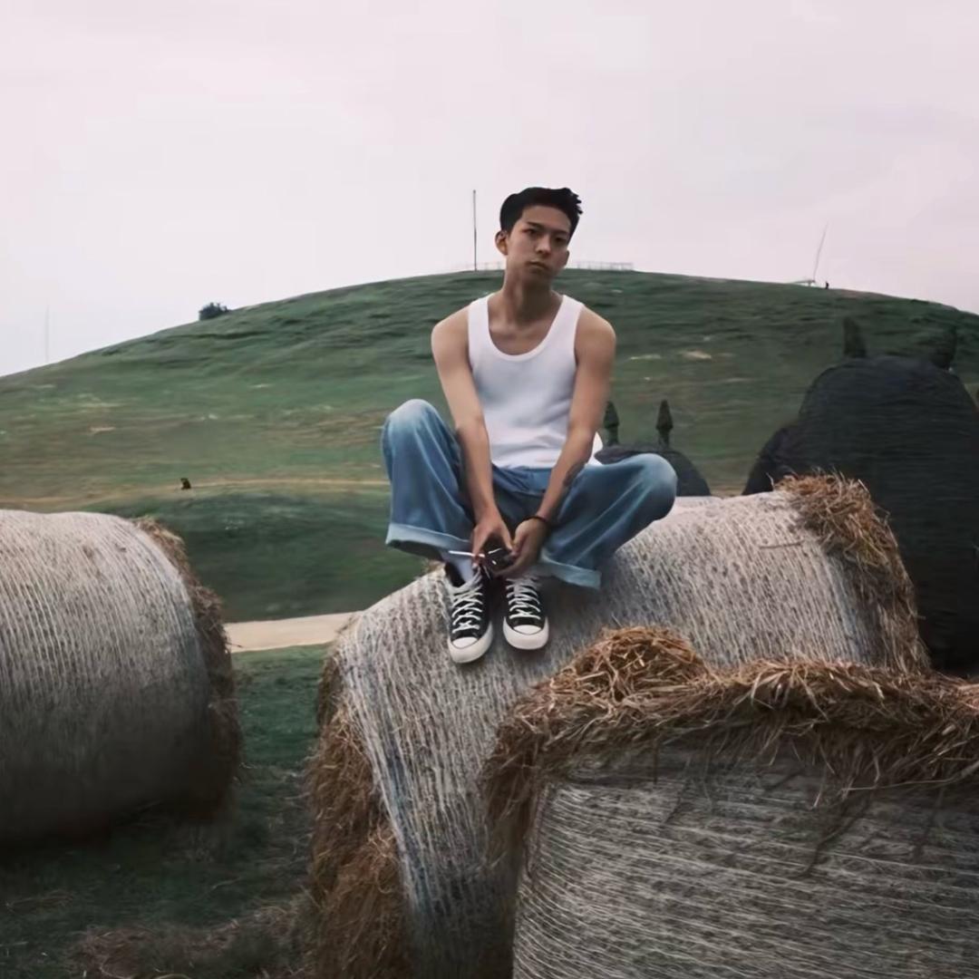 ⚝
