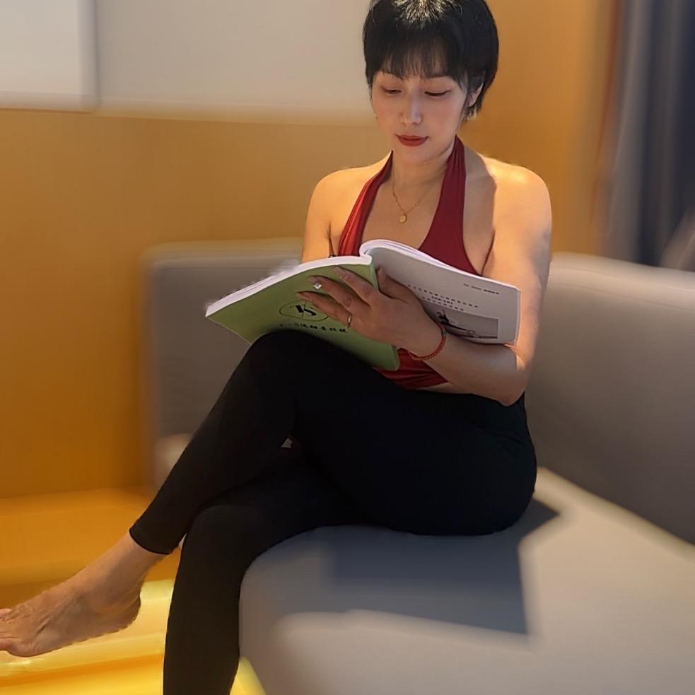 沁兮瑜伽-婷婷