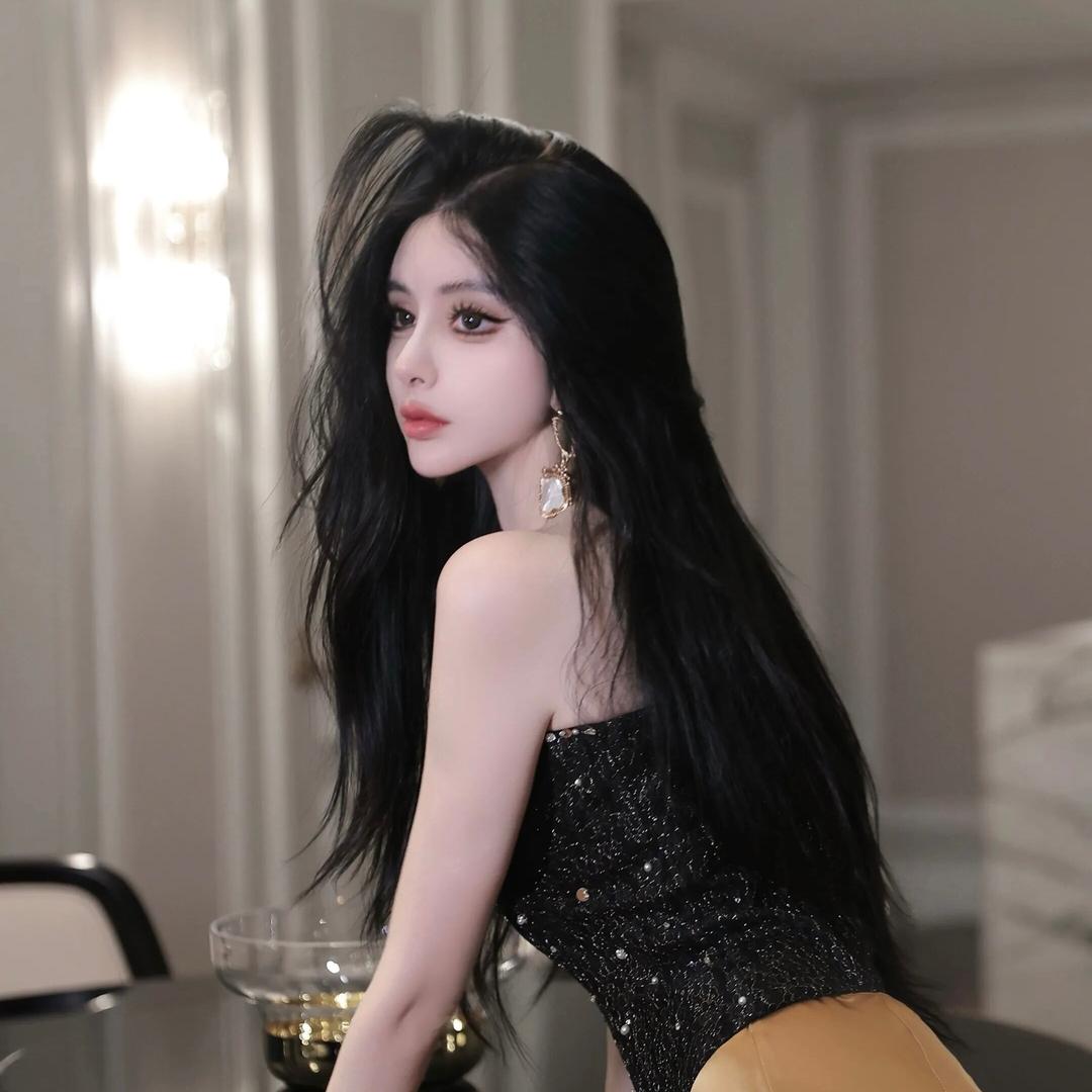 魏凡舒-品质穿搭.红红康