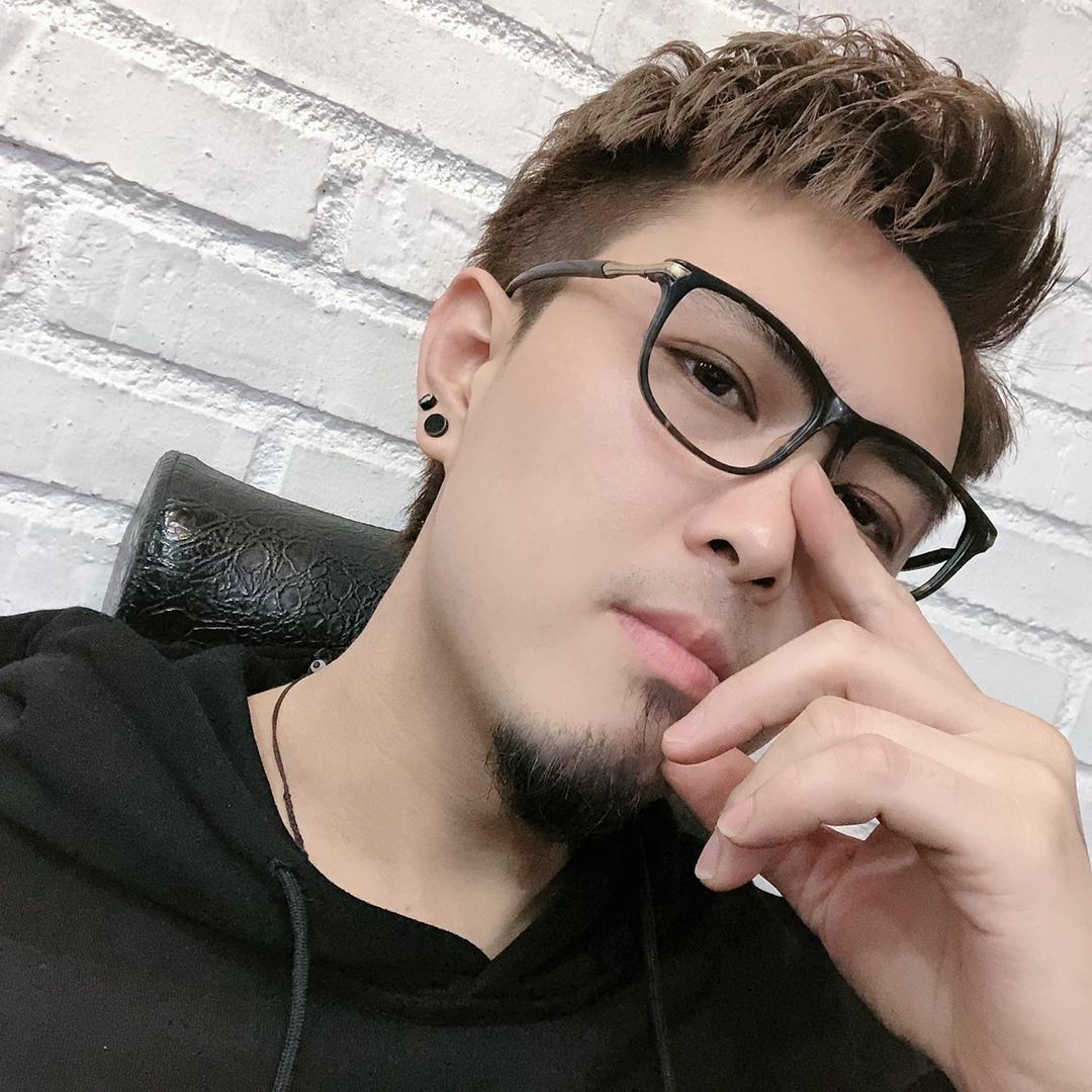 义乌凯吉路曼都发型