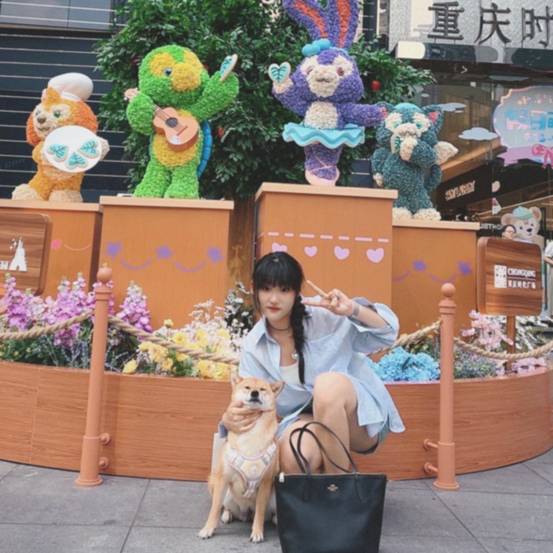 草莓甜甜圈