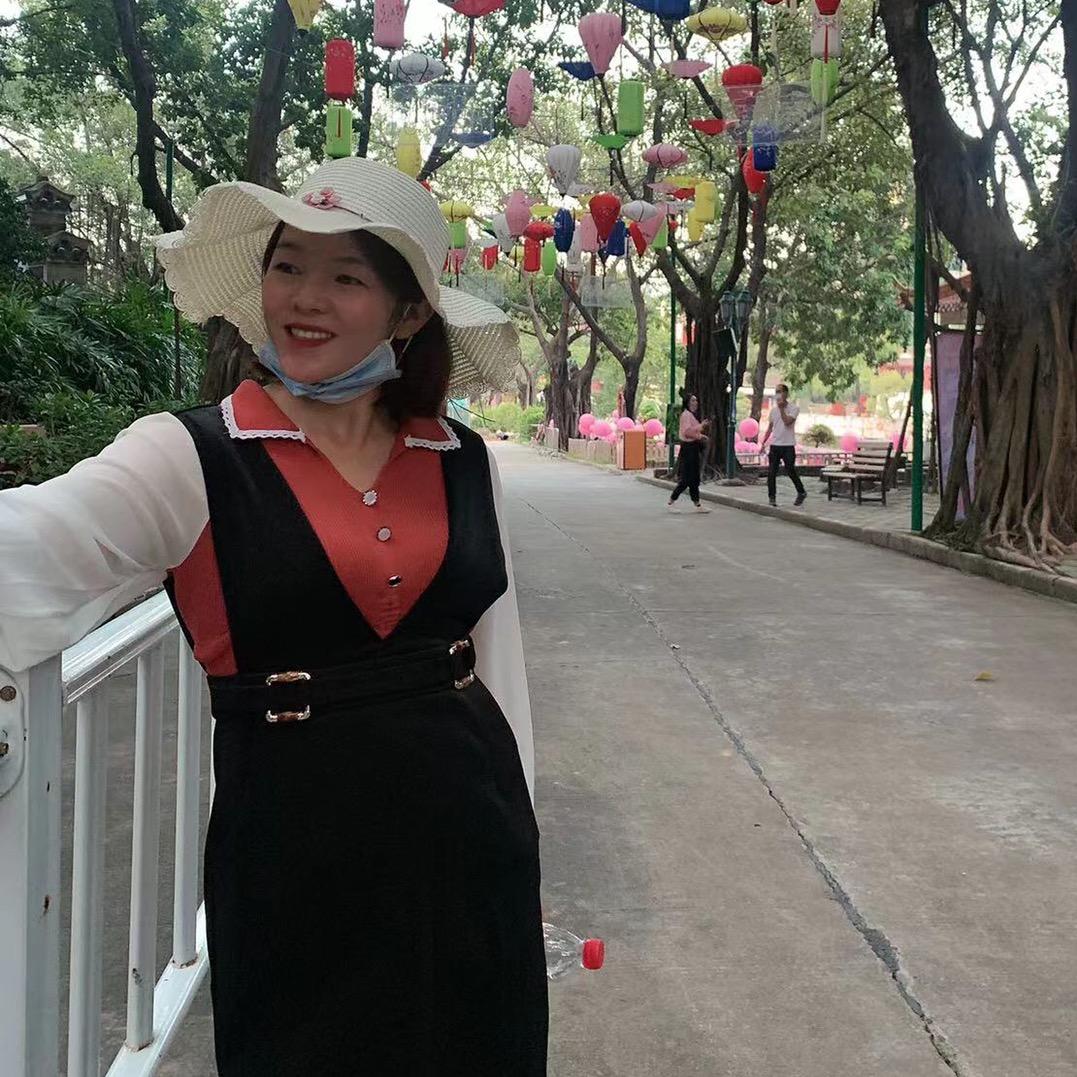 惠家门业（东方国际二期马路对面)