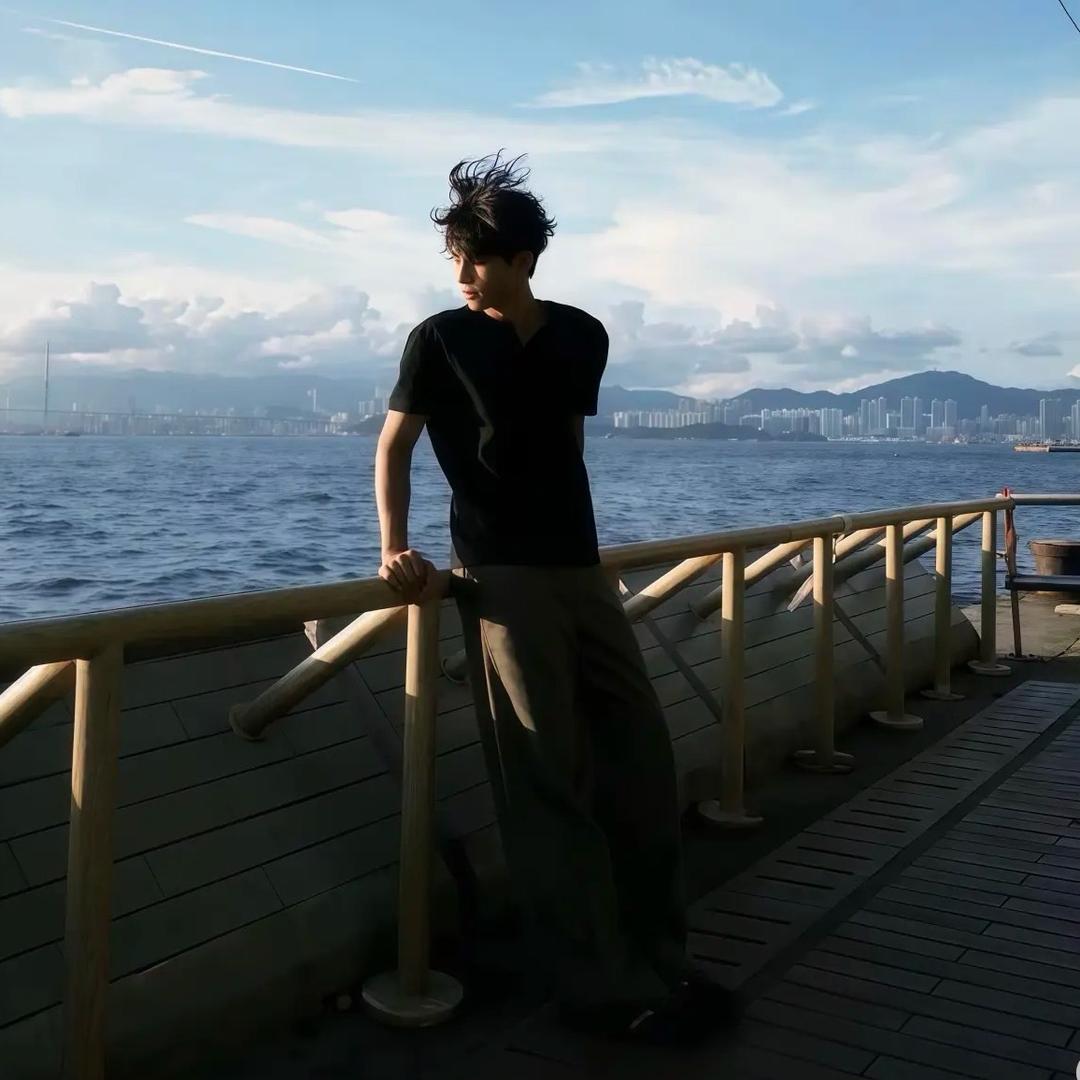小蟑螂🚶🏽‍♂️🎣