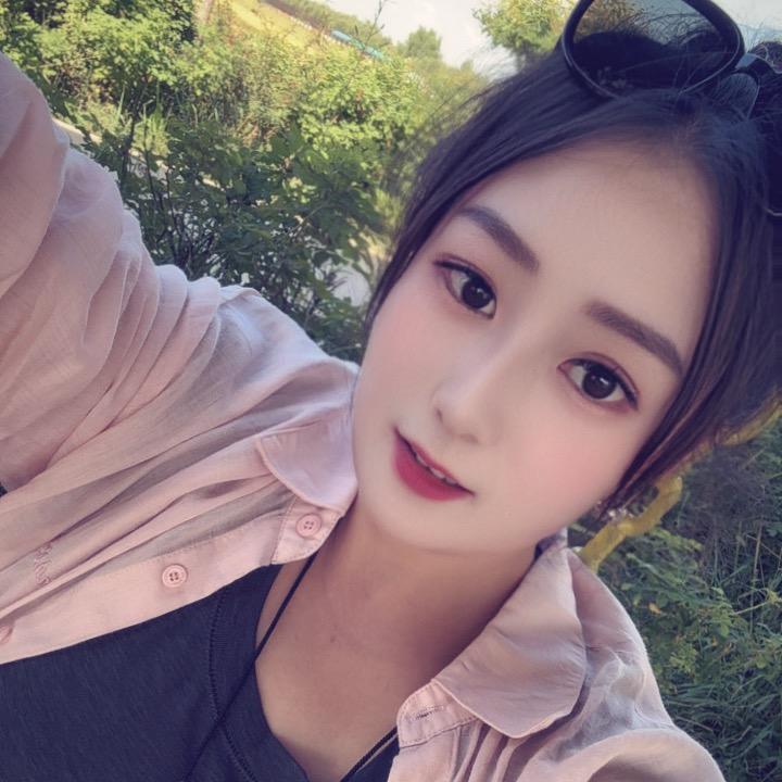 微笑掩盖悲伤