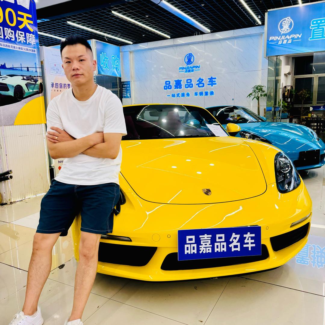 品品玩车（小鱼）