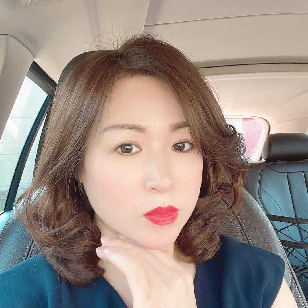 柏丽