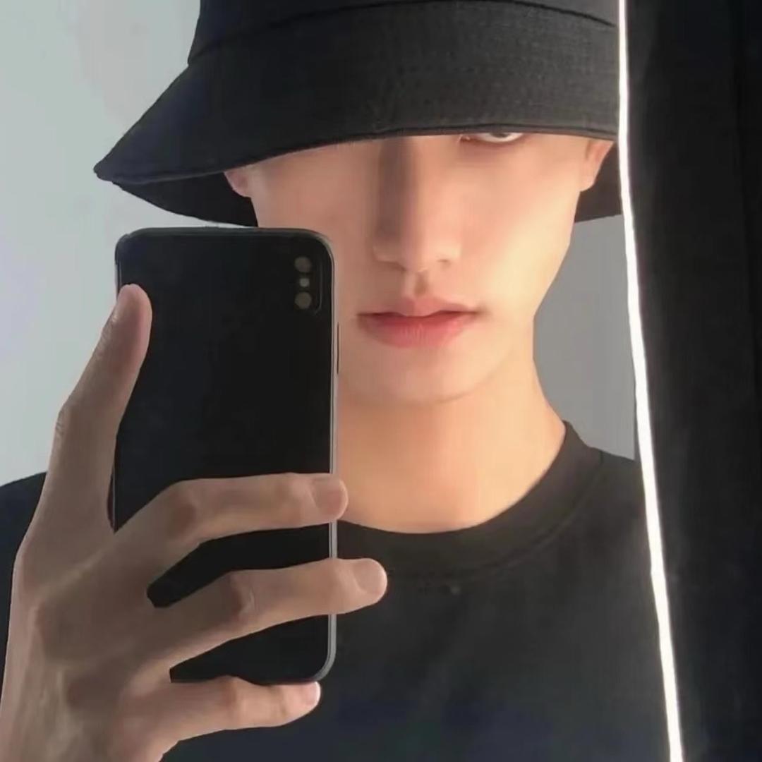 男模ˣʷ