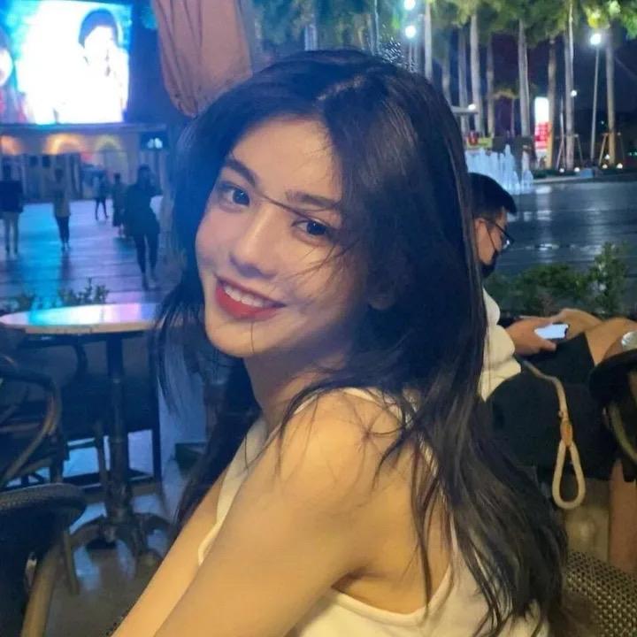 小颖吃饱了嘛