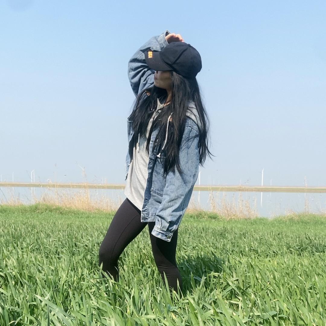 一只幸运的猫🐱੯‧̀͡⬮\