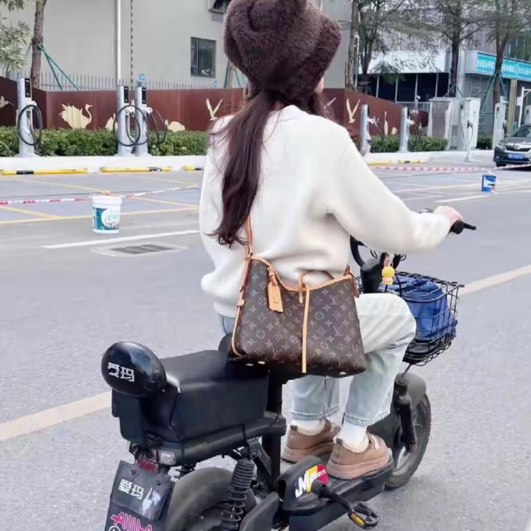 广州小蛮腰女包💼