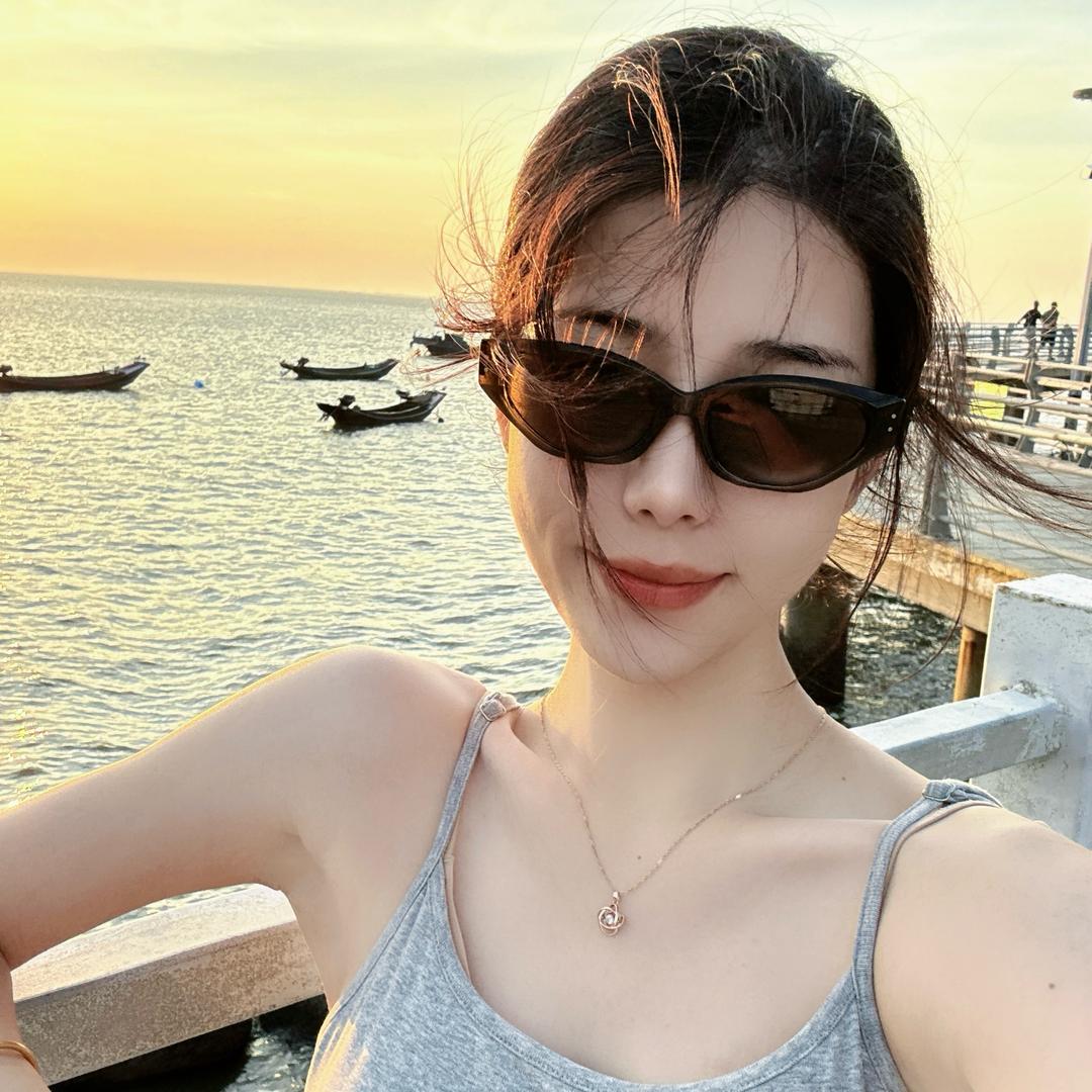 小小许.