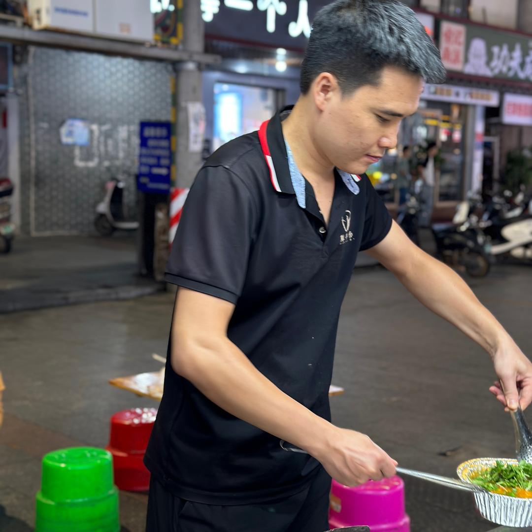 在博白卖花甲粉的十五哥