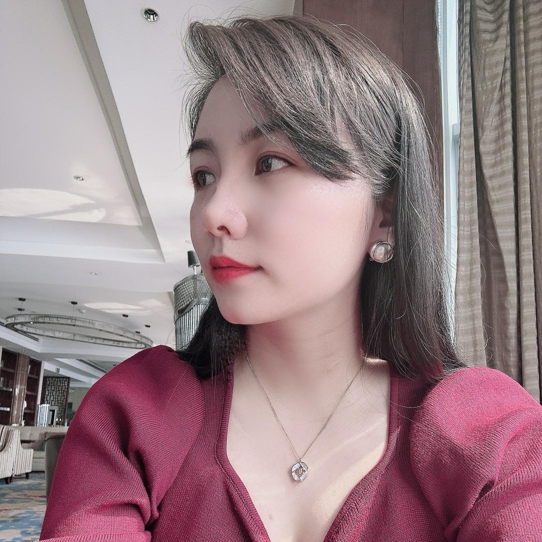 娄小姐✍️凝固的水晶