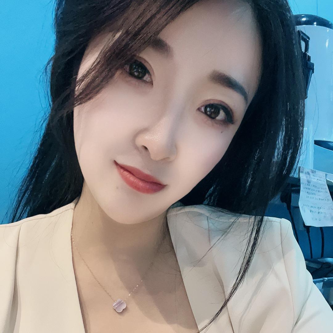 周美伦的日用服饰箱包小铺