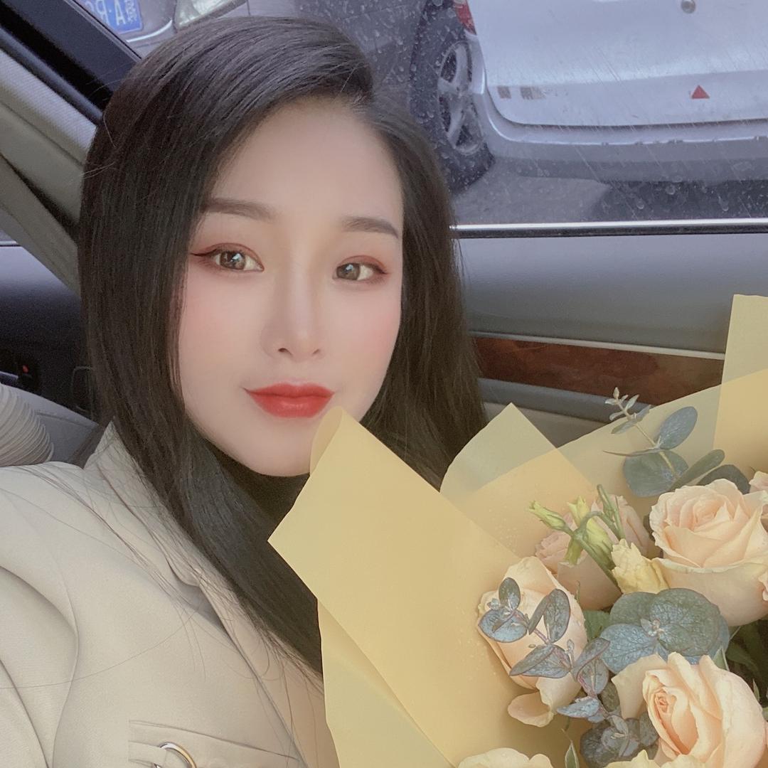 杜美美🍒