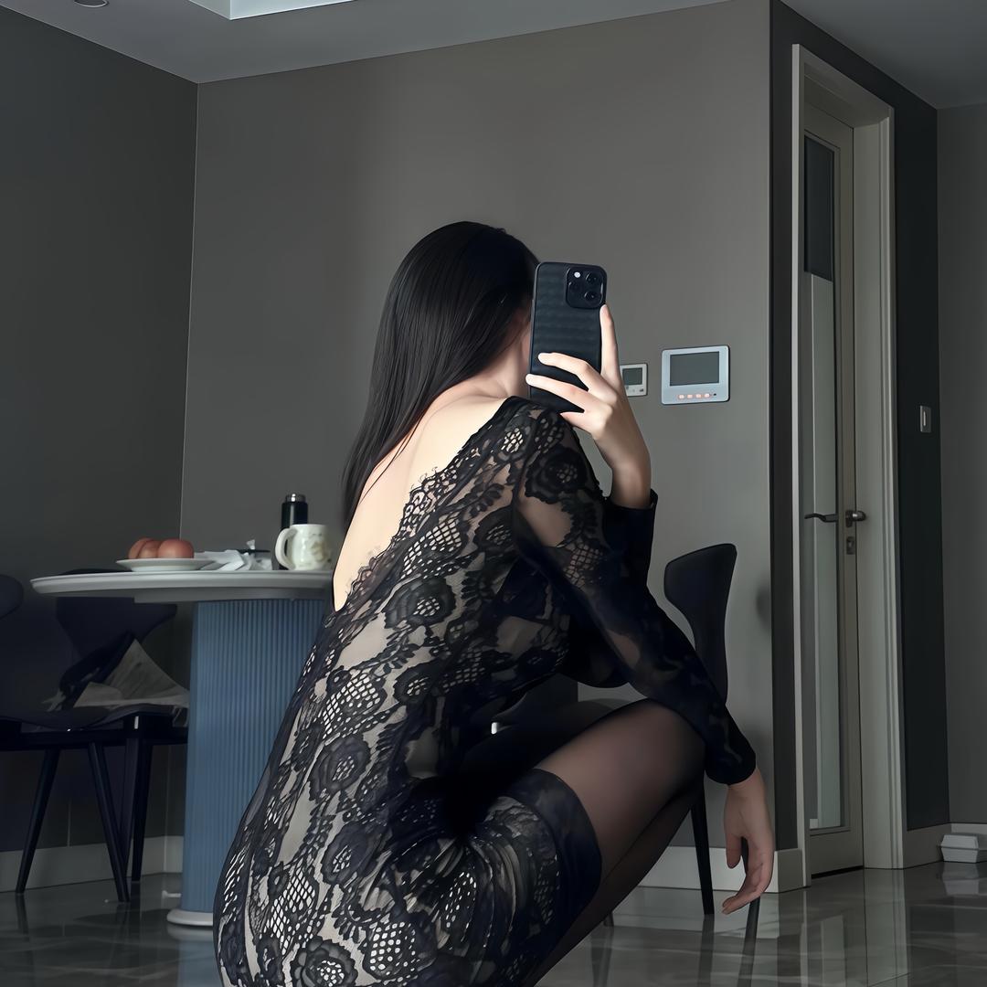 严厉的程s