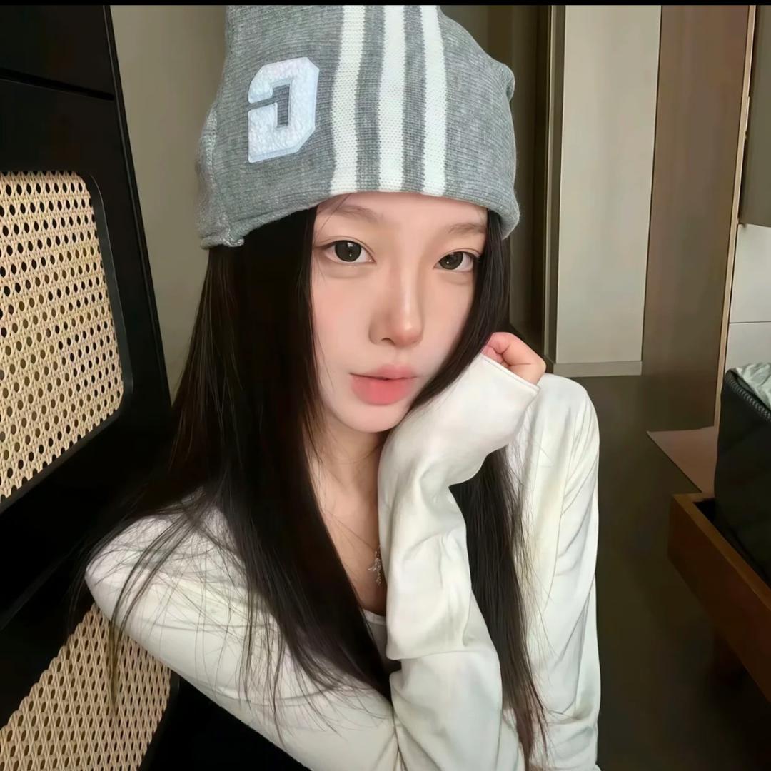 我也不太了解她