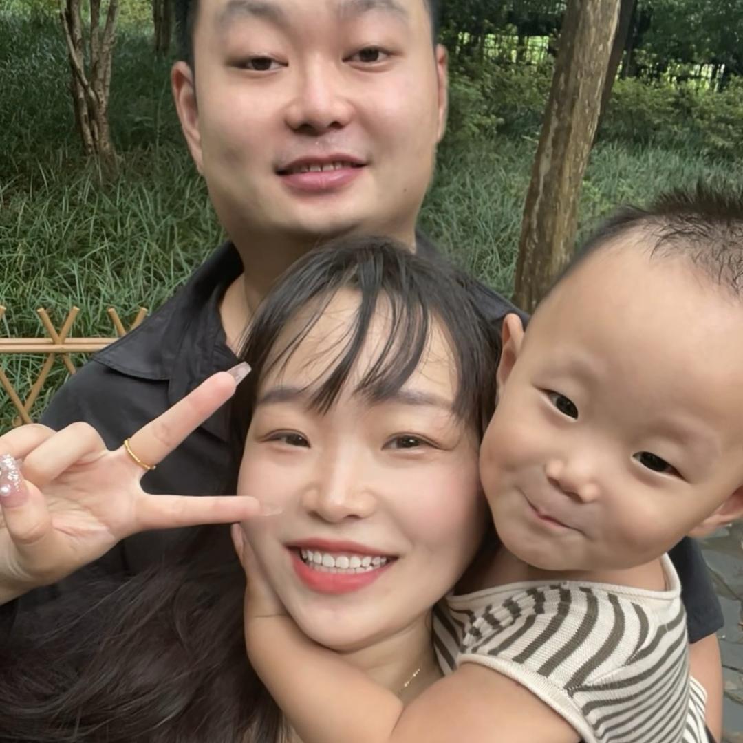 卖菜卷的化妆师 小洁