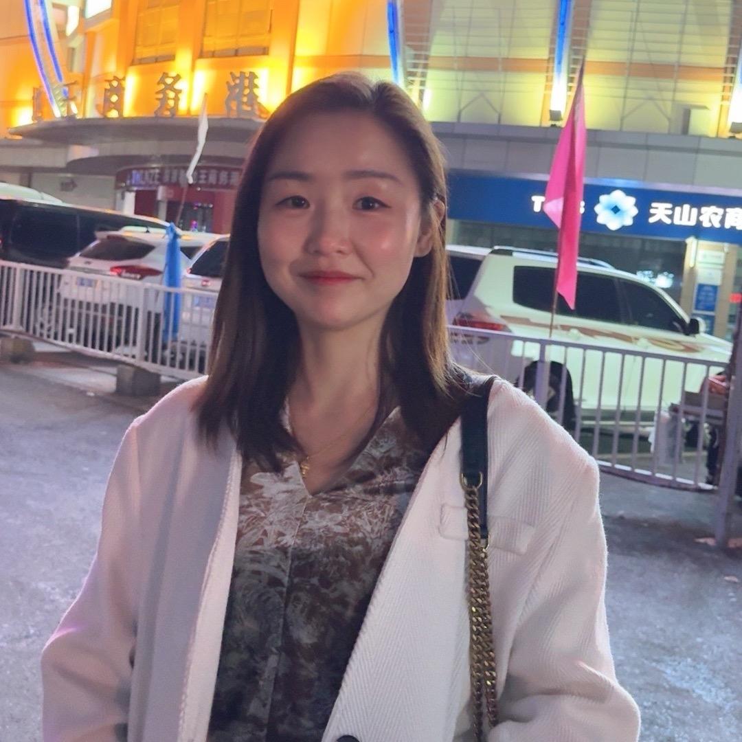 乌鲁木齐狼宝尚品鞋业莉莉