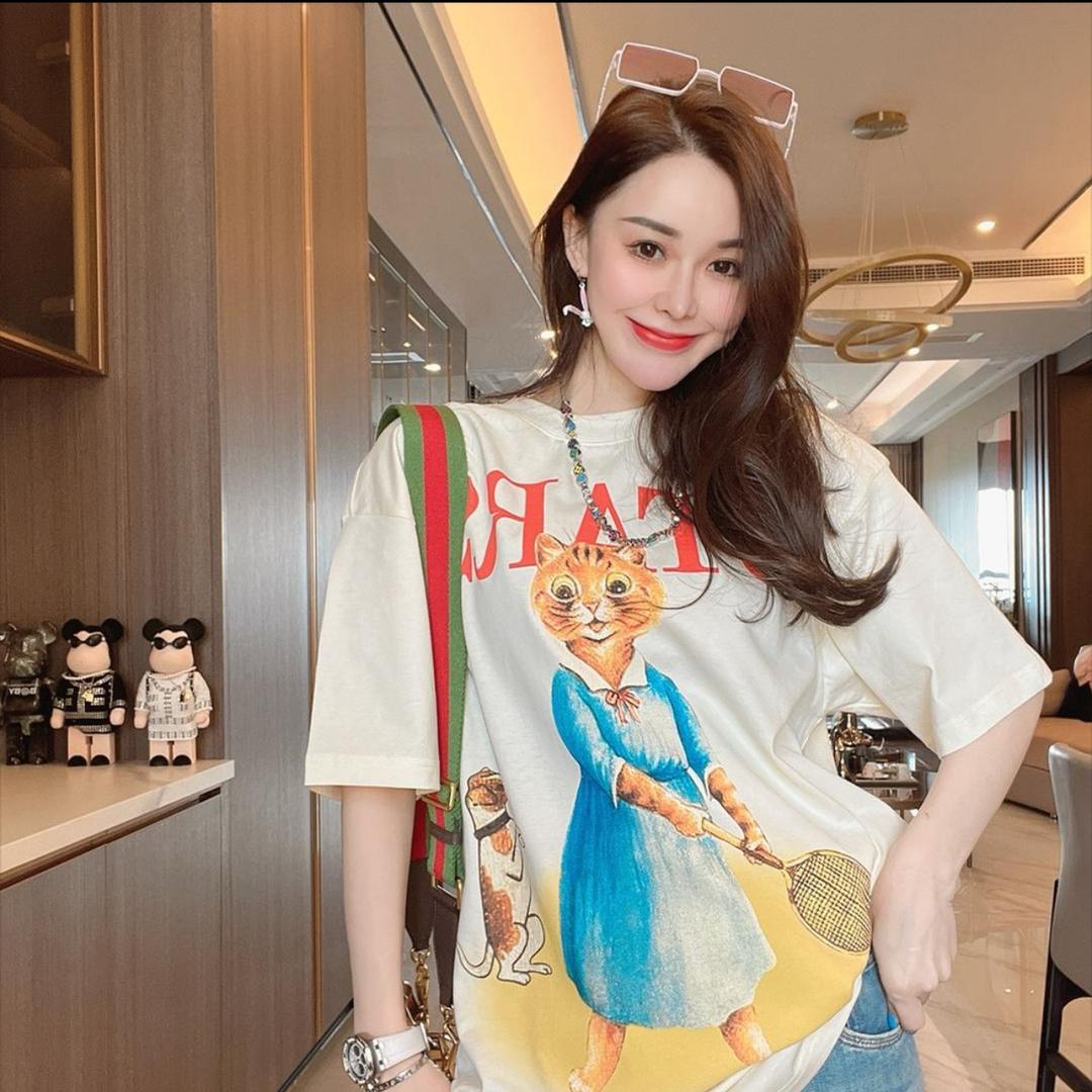 飞儿高定女装的衣柜