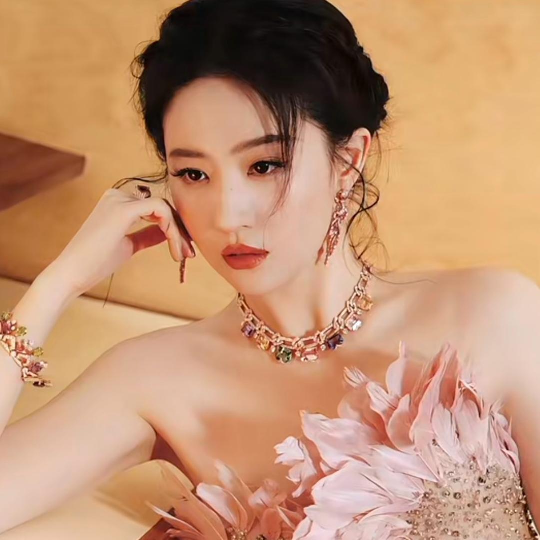 顾希..、