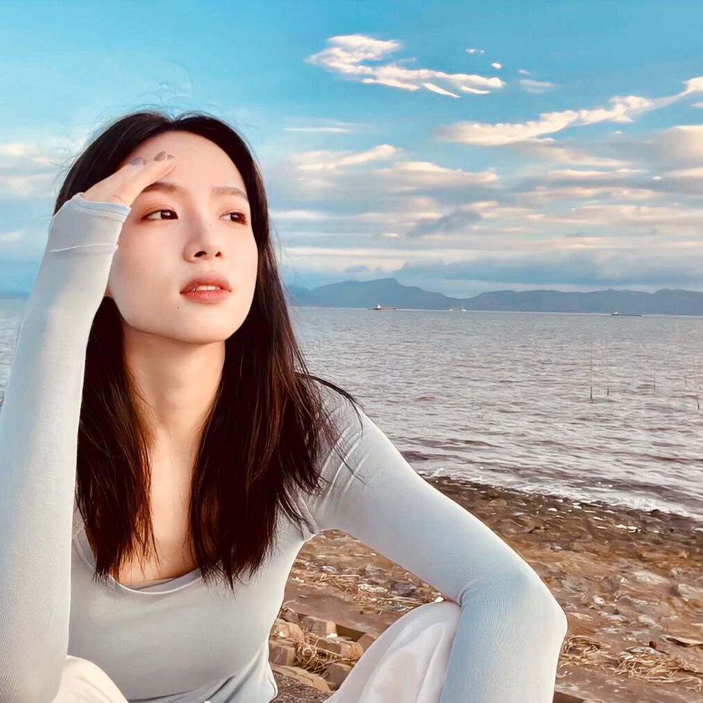 菜菜 吖