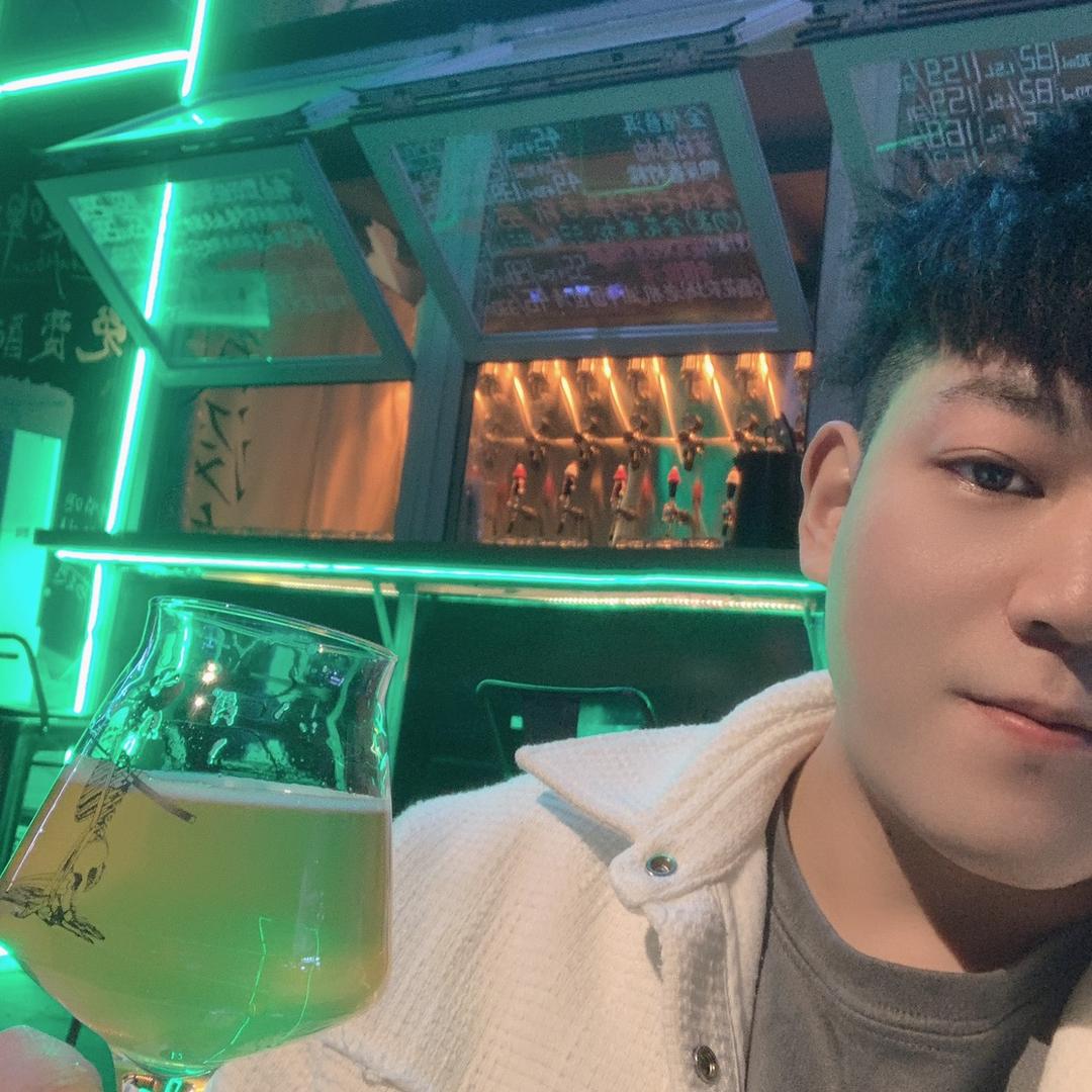🍺量很差的酒吧老板🫵