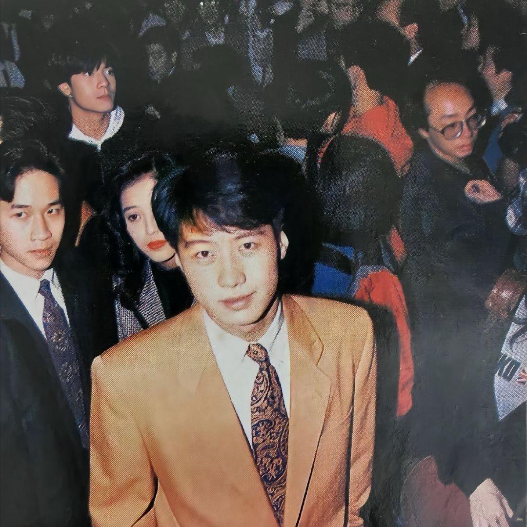 弎