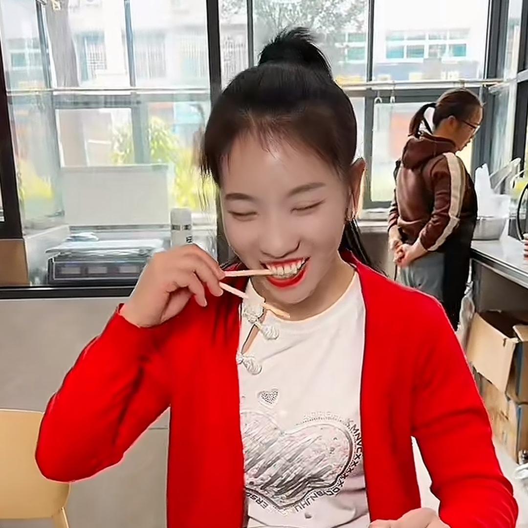 艳艳🇨🇳山少团队接演艺活动+探店