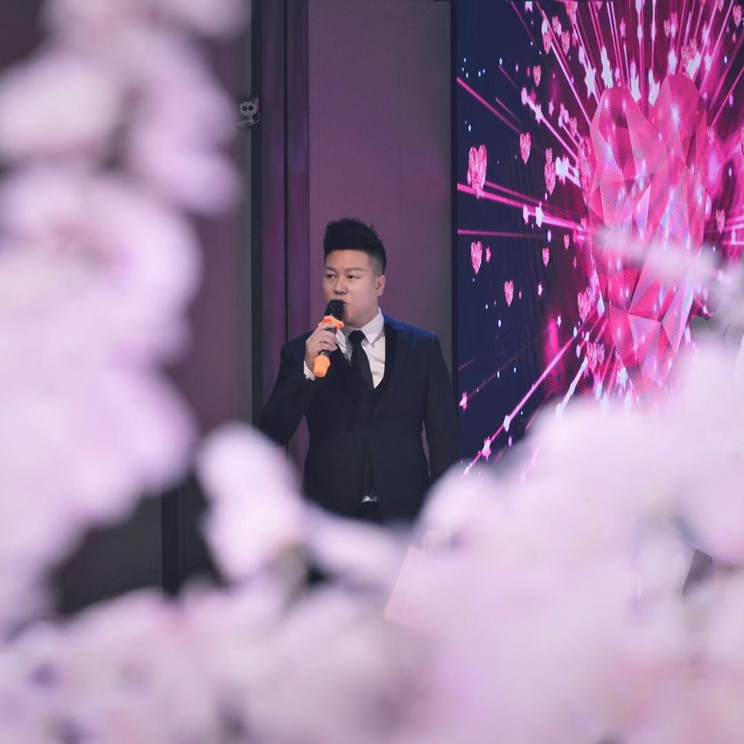 主持人～迈克杰森（全国约档）