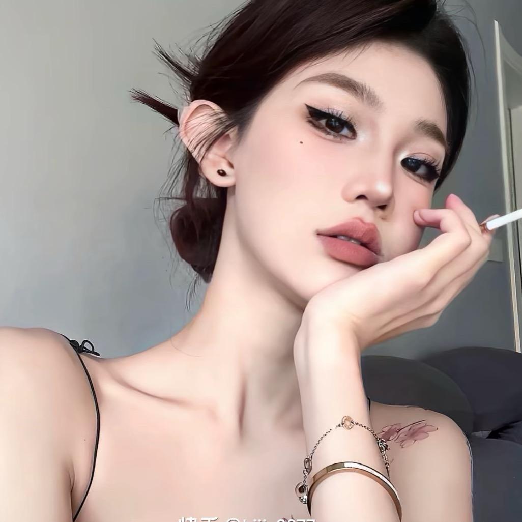 張倩倩.