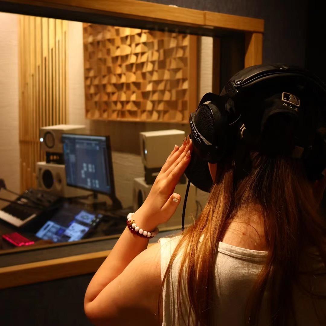 一个情绪相对稳定的录音师