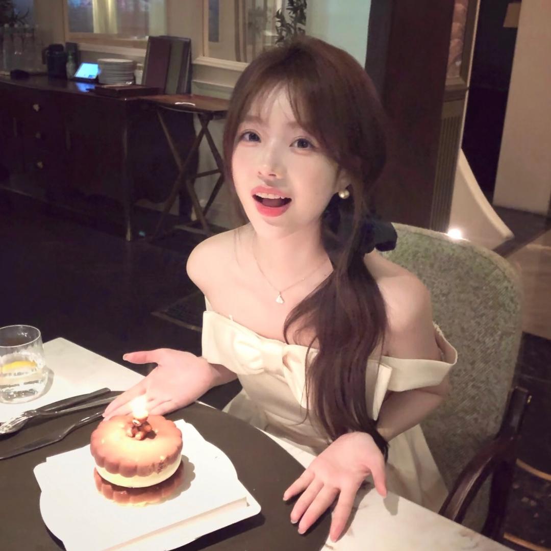 𝒮ℯ𝓋ℯ𝓃 𝓂ℯ