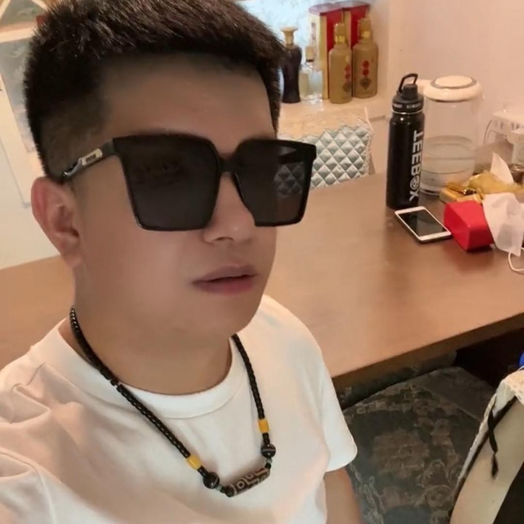 张小张（尊师游三努力奋斗）