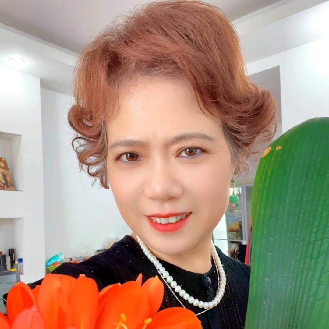 小芳．