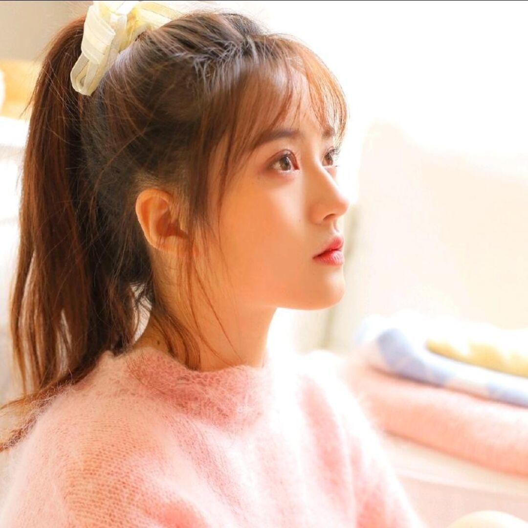 爱敲字的小女孩