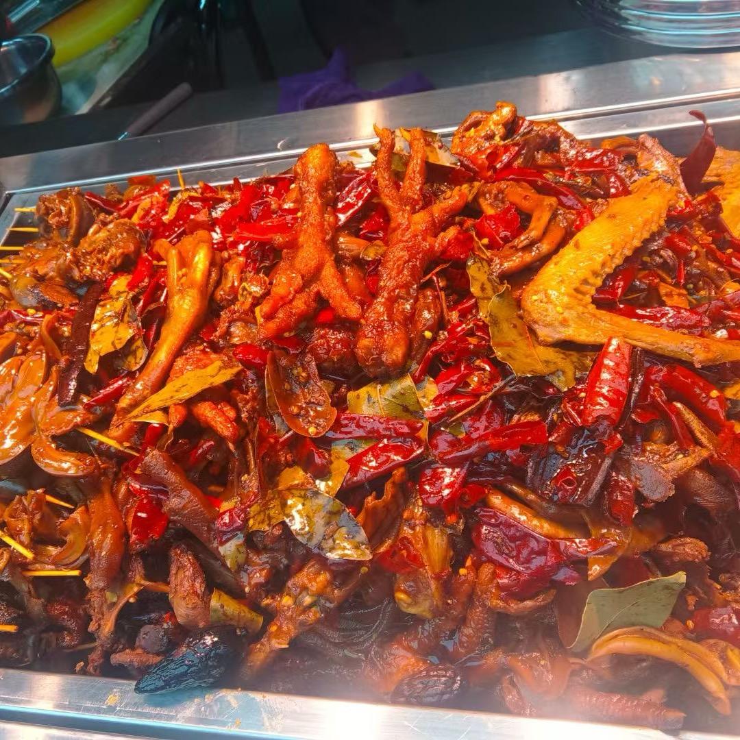 biu先生，甜麻辣黑鸭热卤