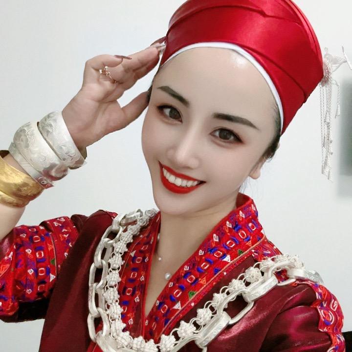 包包大人燕子老师（依莎民族服饰）